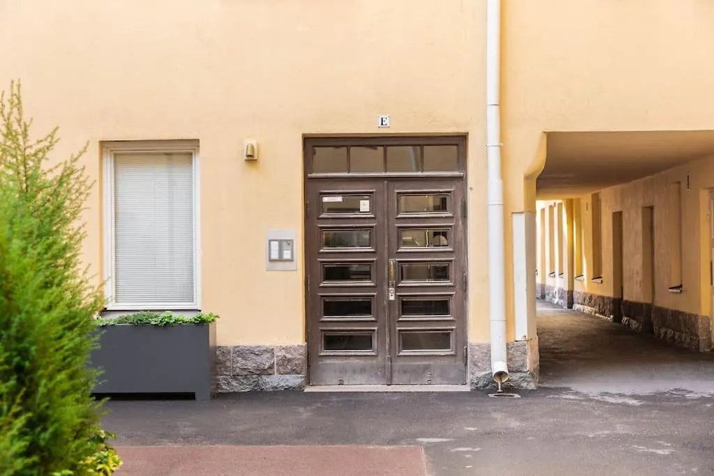 アパート Spacious Apt On Tranquil Courtyard ヘルシンキ