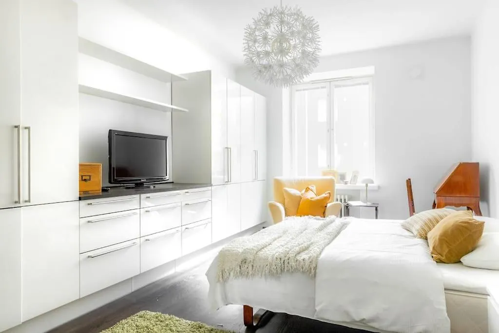 Spacious Apt On Tranquil Courtyard ヘルシンキ