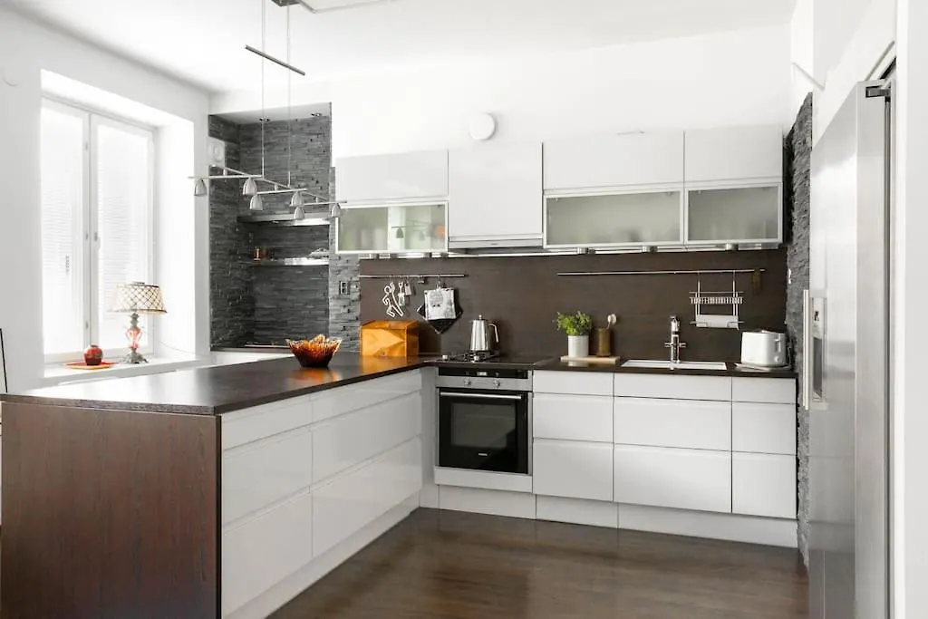 アパート Spacious Apt On Tranquil Courtyard ヘルシンキ