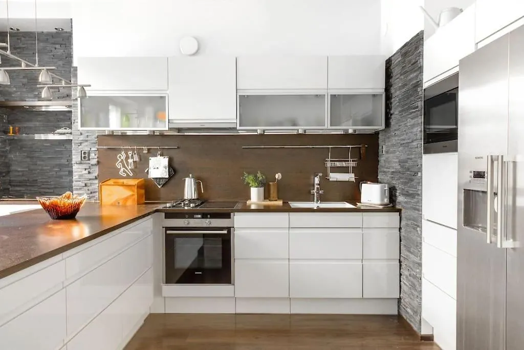 Spacious Apt On Tranquil Courtyard ヘルシンキ