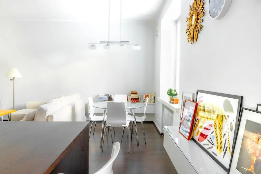 Spacious Apt On Tranquil Courtyard ヘルシンキ フィンランド